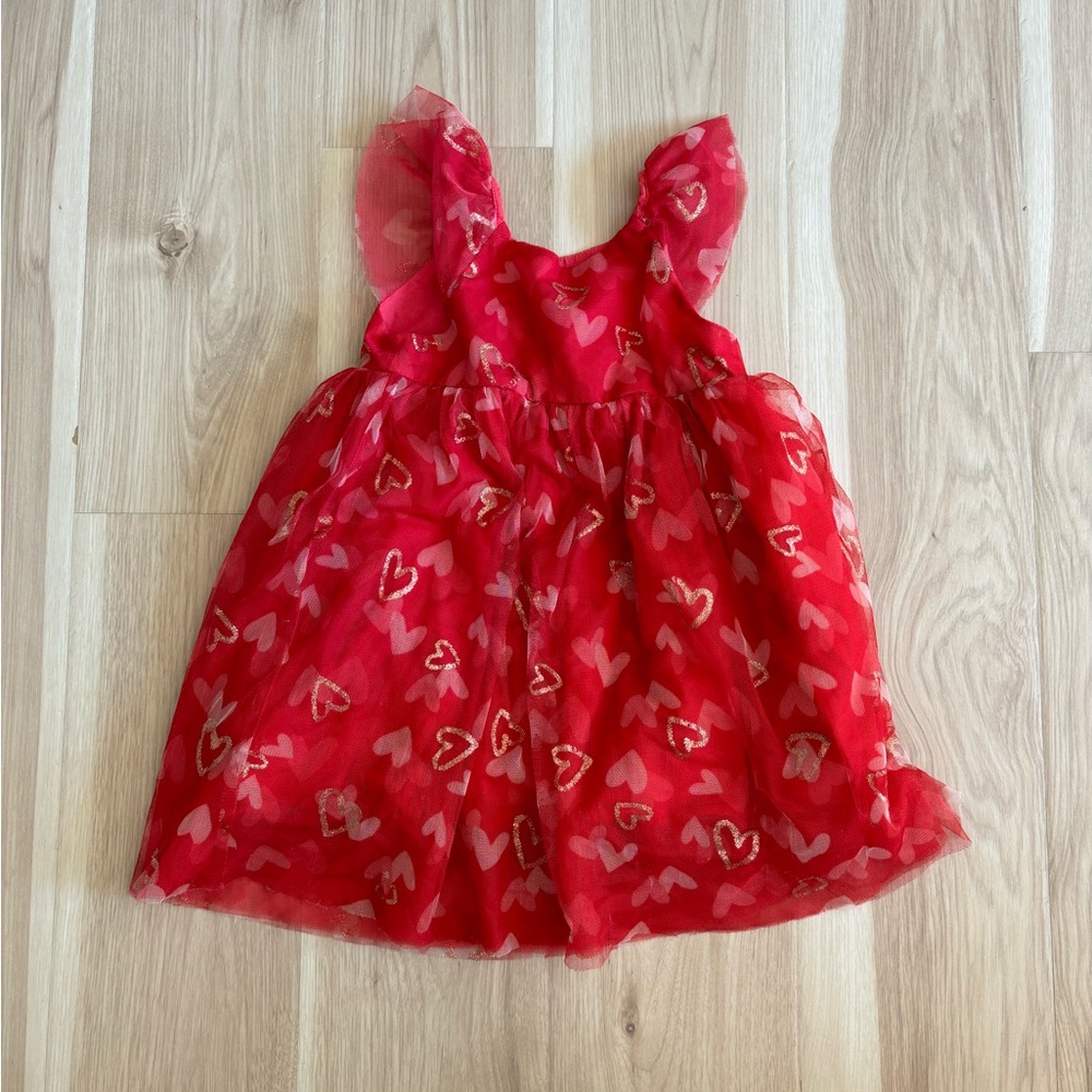 Isaac Mizrahi New York Girls Size 3T 
Red hearts with gold glitter